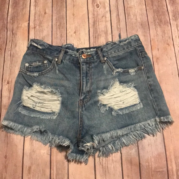 Forever 21 Pants - 💕Forever 21 High waisted destroyed denim shorts💕